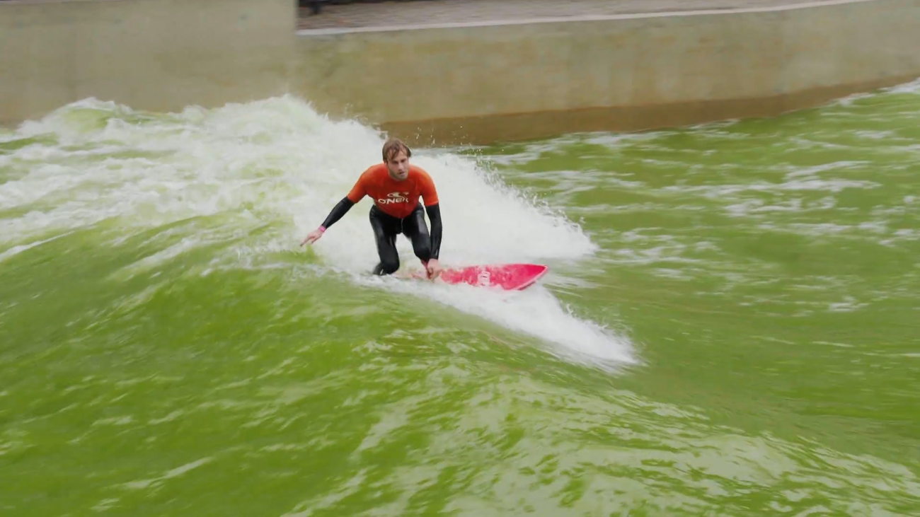 Surf en plena ciudad: así es la primera piscina urbana del mundo