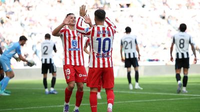 0-2. Álvarez y Griezmann dan la victoria del Atlético con un contragolpe  ante el Newcastle United