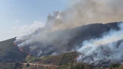 Madrid envía un helicóptero para combatir el incendio en Las Médulas