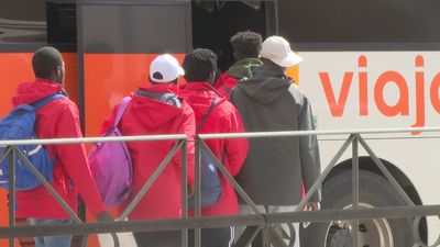 Canarias ve "improvisación y descoordinación" en el Gobierno en el traslado de menores