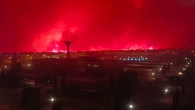 Las devastadoras imágenes del 'skyline' de Tres Cantos envuelto en llamas