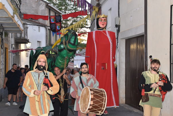 Pasacalles de 'El Caballero de Ambite' / AYTO AMBITE