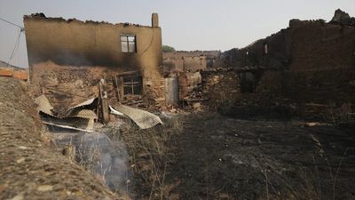 Nueve incendios graves arrasan Castilla y León, con cuatro heridos en estado crítico