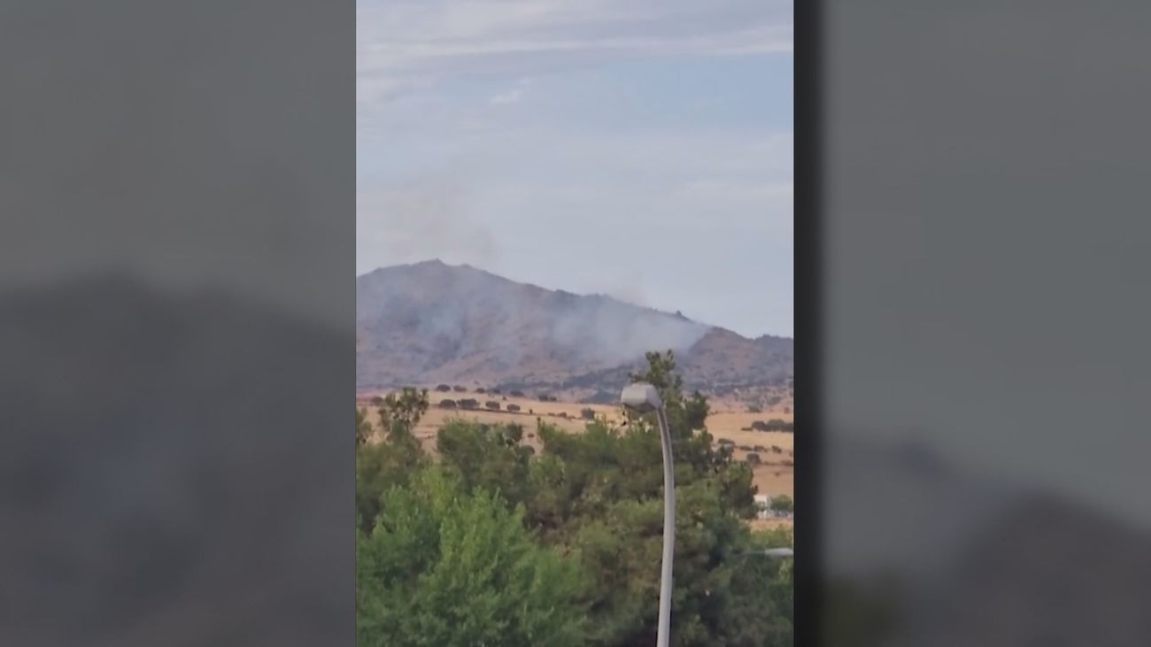 Incendio de pastos en el cerro de San Pedro de Colmenar Viejo