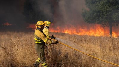 Muere uno de los heridos en estado crítico por quemaduras que combatía el incendio de Zamora y León