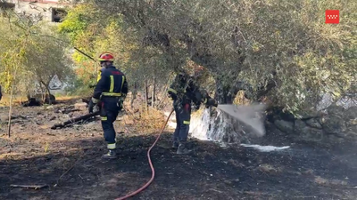 Controlan un incendio en San Martín de Valdeiglesias y frenan su propagación a una zona industrial