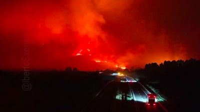 Las llamas ya han consumido 50.000 hectáreas en Orense, con una decena de incendios descontrolados