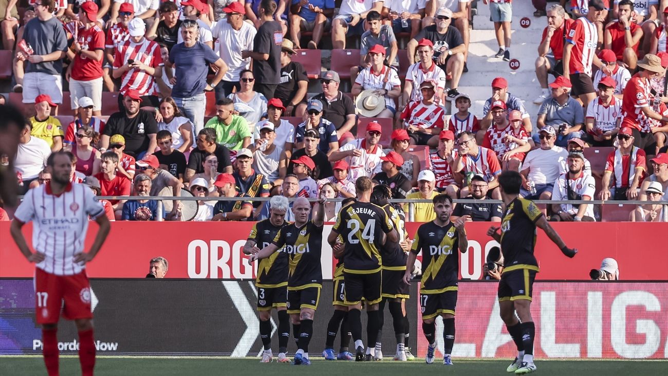 1-3. El Rayo aprovecha los regalos de Gazzaniga en Montilivi y se impone al Girona