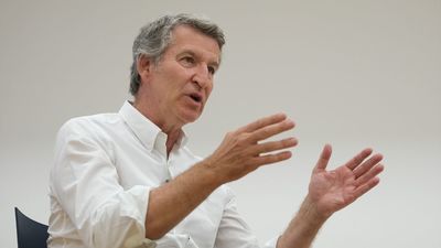 Feijóo se compromete a reformar la ley para la repatriación inmediata de los inmigrantes que delincan