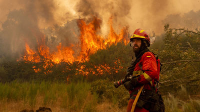 Un vecino de Chandrexa de Queixa: "Está ardiendo toda la montaña de Orense. No va quedar nada"