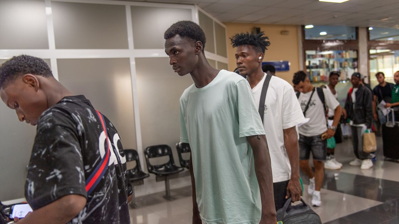 Migrantes del CETI de Ceuta trasladados a la península