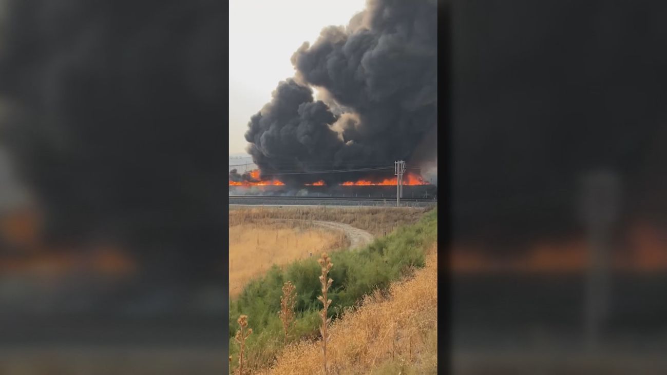 Reanudada la circulación de trenes entre Madrid y Andalucía tras el incendio en una fábrica de Toledo