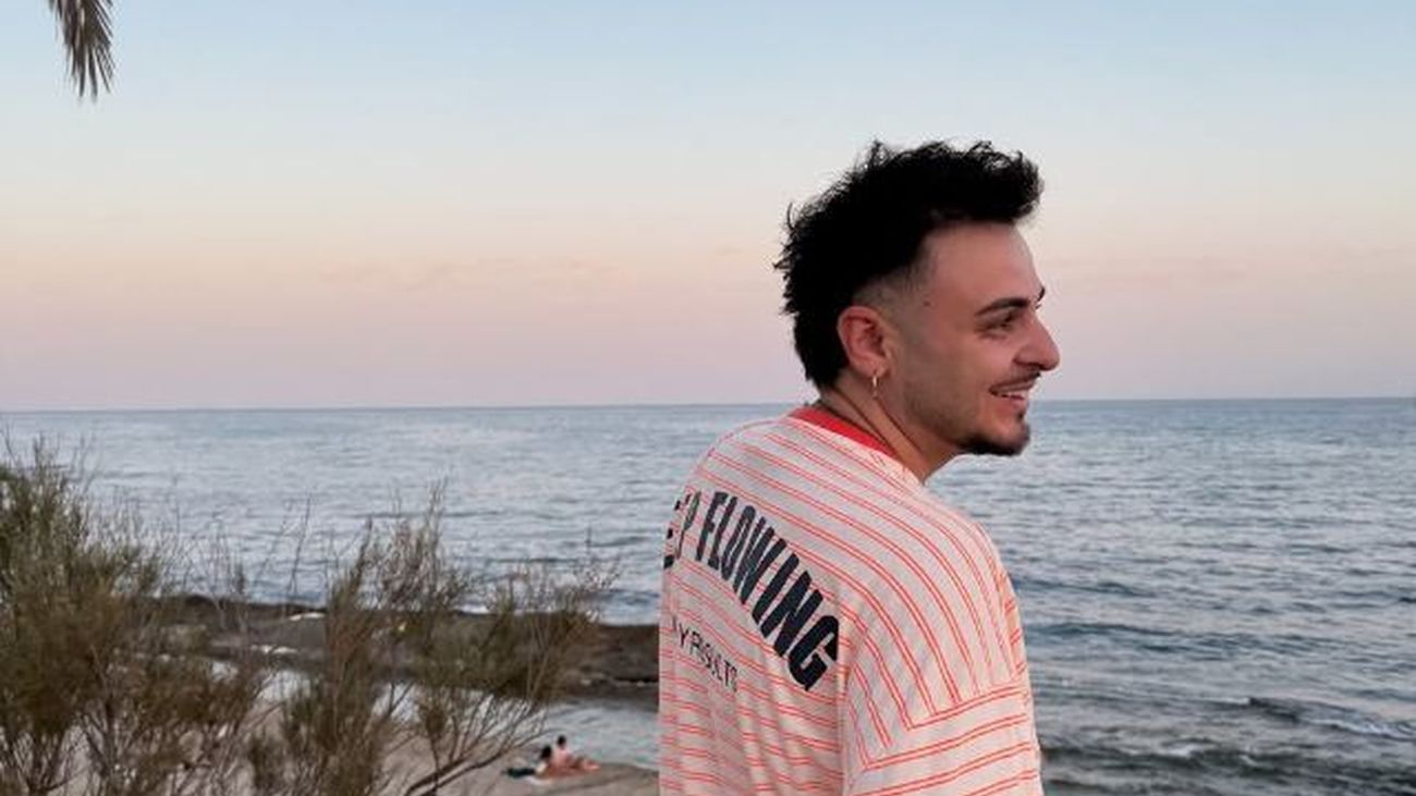 Aty, el cocinero que encontró su camino con la música