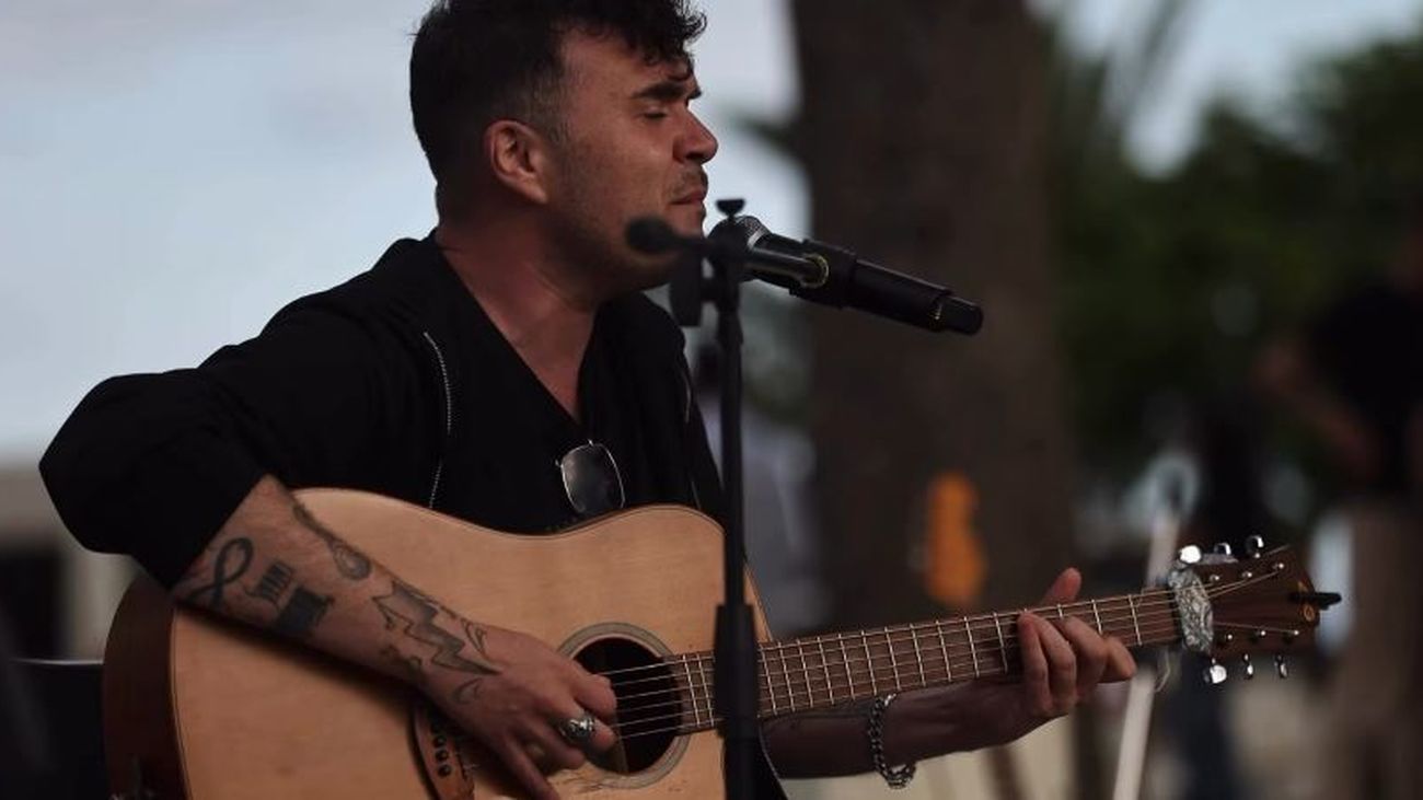 Kike Ruiz:  "Antes de guitarrista y cantante soy compositor"