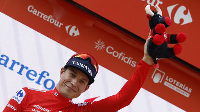 Philipsen, primer maillot rojo de la Vuelta a España tras ganar al sprint en Novara (Italia)