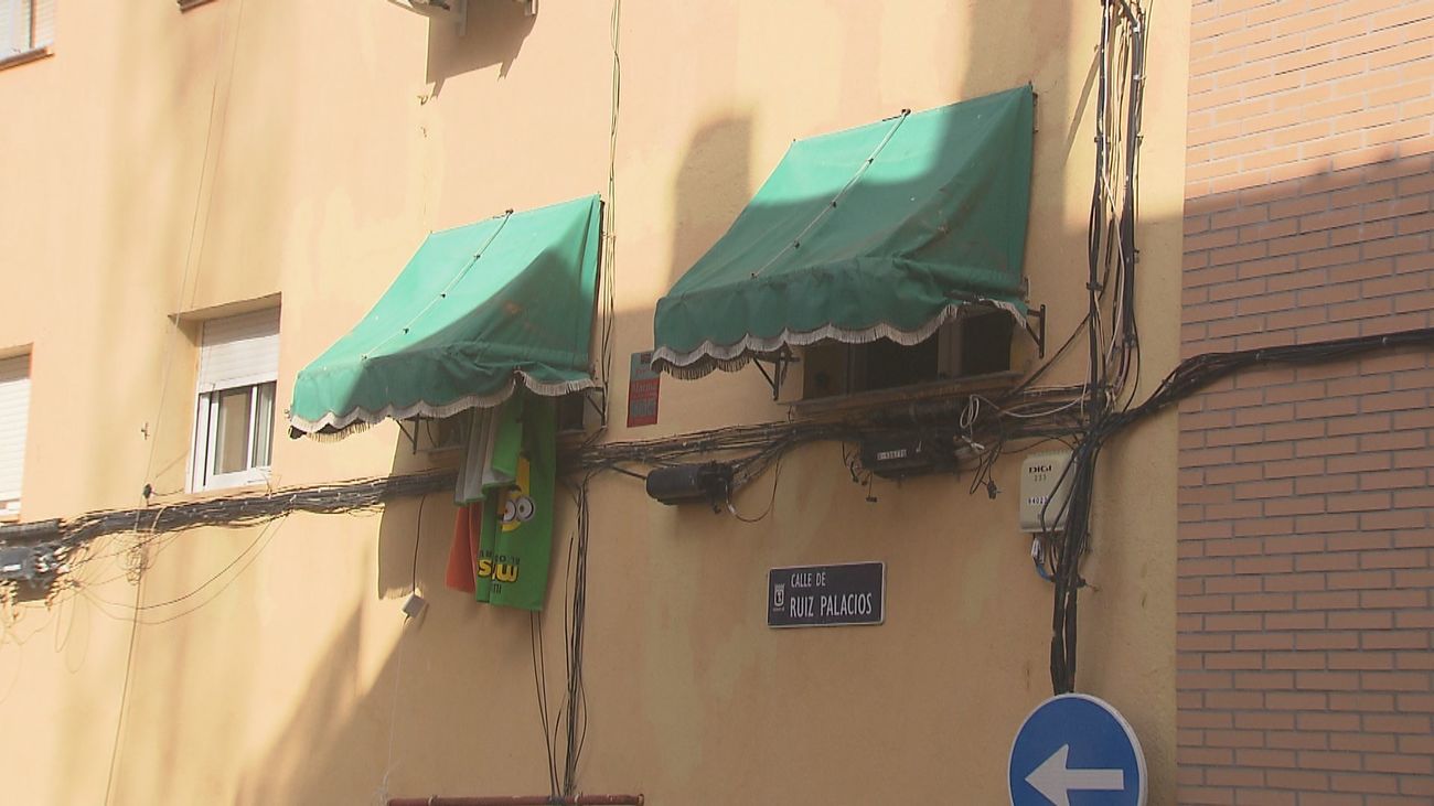 Los propietarios de este piso de Tetuán desesperados al ser la segunda vez que okupan su vivienda