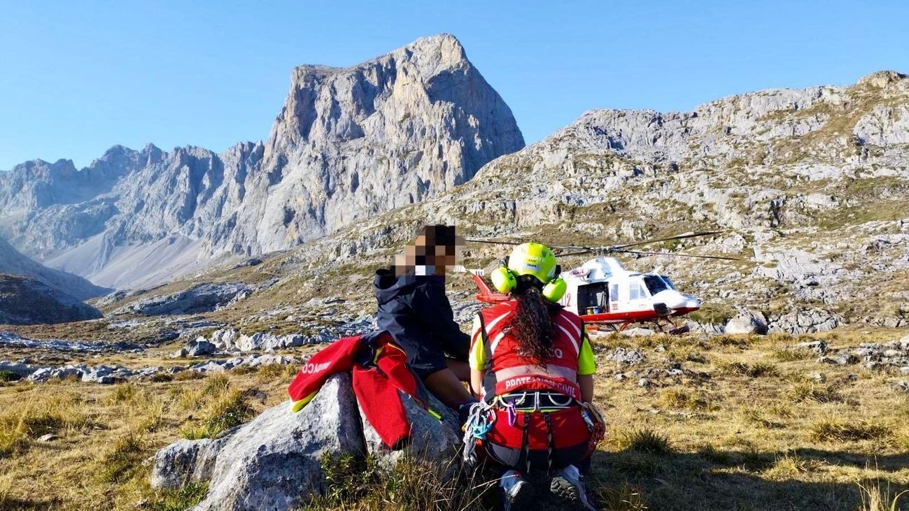 Una menor madrileña es rescatada en helicóptero mientras recorría la ruta a Cabaña Verónica en Cantabria