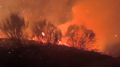 Se reactivan los  incendios de Caín  de Valdeón  y Porto