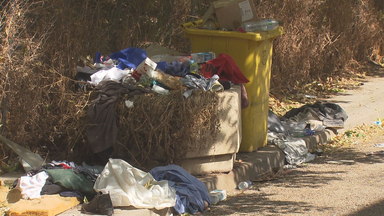 El histórico acueducto de la calle Amaniel convertido en un vertedero