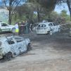 Un incendio quema siete coches en un aparcamiento junto al pantano de San Juan