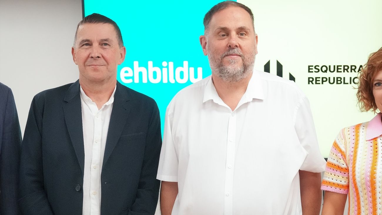 EH Bildu y ERC refuerzan su cooperación frente a la "ola reaccionaria" en el Estado: "Partidos hermanos"