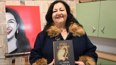 Inma Chacón: "De cada familia se pueden sacar 100 novelas"