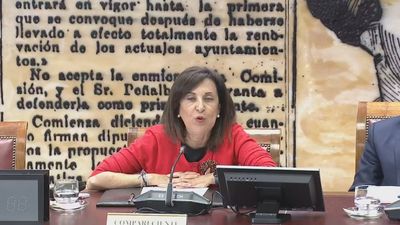 Margarita Robles carga contra  las comunidades del PP ante los incendios: "El Ejército no actúa de oficio"