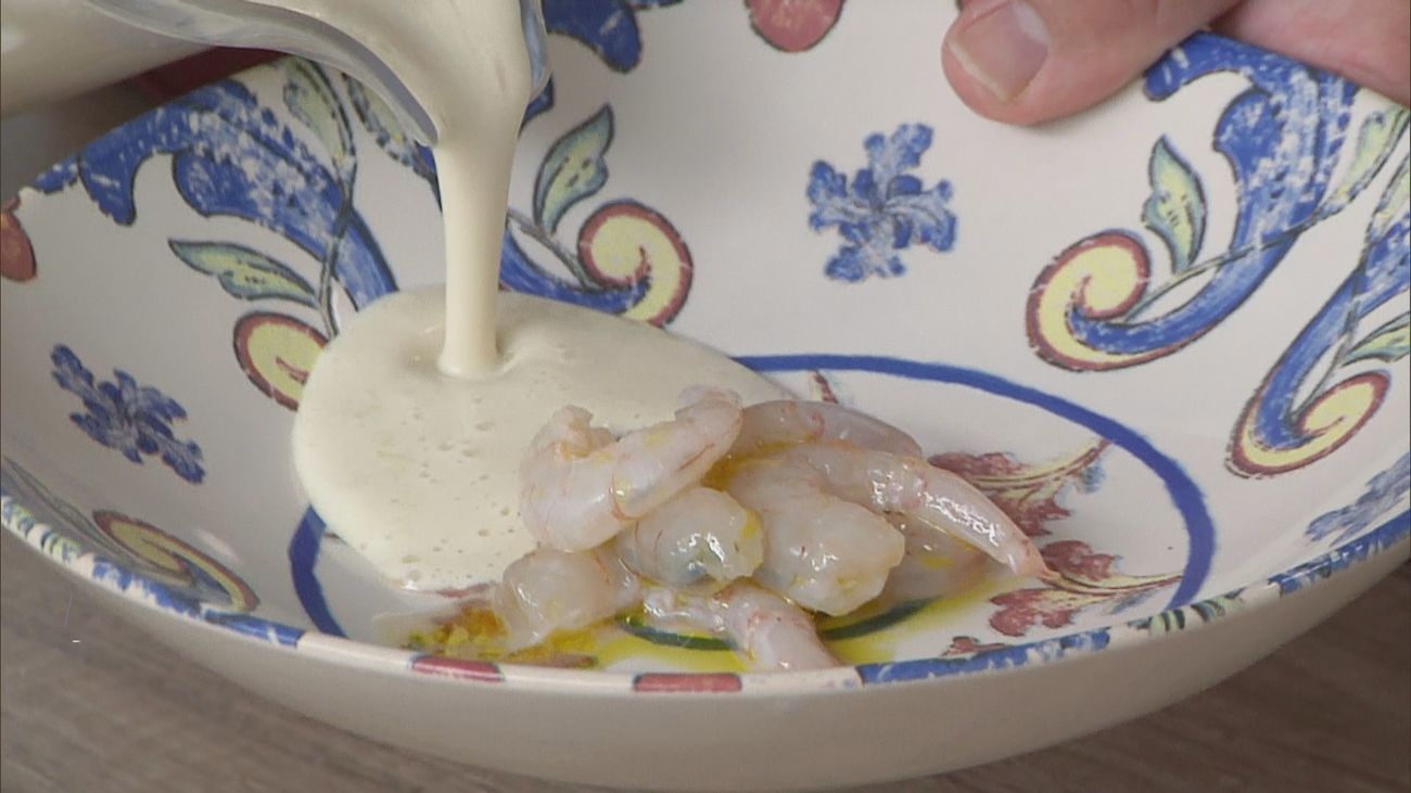 Te enseñamos a preparar un ajoblanco, rápido y fácil y saludable