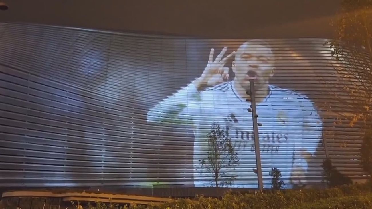 El Santiago Bernabéu deslumbra con las primeras pruebas del espectáculo de su fachada