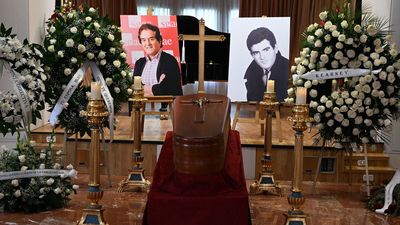 La capilla ardiente para despedir a Manuel de la Calva, la mitad del Dúo Dinámico, abre sus puertas en la sede la SGAE