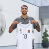 Izan Almansa regresa al Real Madrid tras su aventura australiana y firma hasta 2029