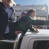 Javier Milei, evacuado de un acto electoral por incidentes con manifestantes opositores