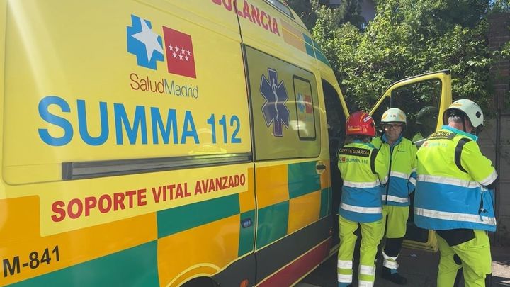 Efectivos del Summa 112 atendiendo una emergencia