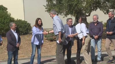 Los reyes se reúnen con ganaderos y vecinos de zonas afectadas por los fuegos en Ourense