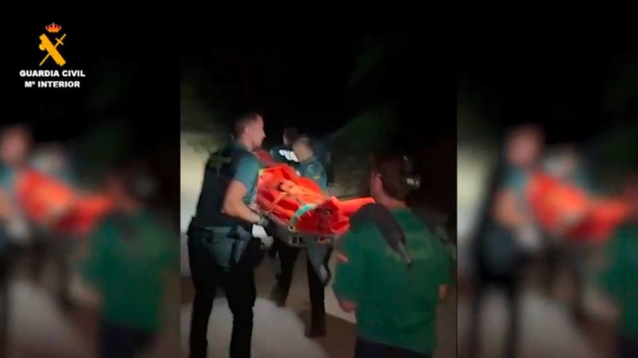 Rescatan a un menor de 17 años que cayó por un precipicio de 10 metros con su bici en Valdilecha