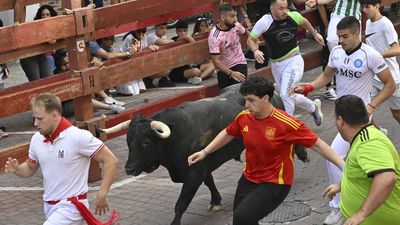 Un herido por varetazo y seis atenciones leves en un rápido sexto encierro de Sanse