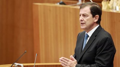 Mañueco asegura que se respondió "desde el minuto uno" a los fuegos en un "cóctel perverso" de condiciones