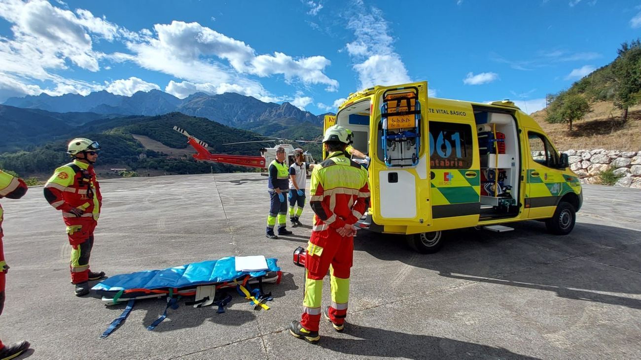 Un madrileño es trasladado en helicóptero a un hospital de Santander con una posible lesión medular