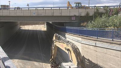 Obras en la A-5: Se inicia la demolición del paso que conecta el paseo de Extremadura con la glorieta de la calle Dante