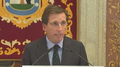 Almeida tiende la mano a la oposición y sitúa las ordenanzas de terrazas y de movilidad como "retos importantes"