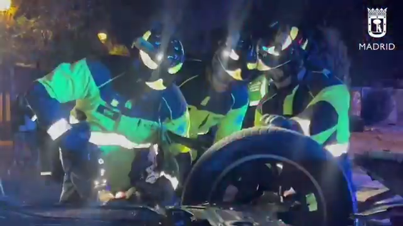 Herido grave un hombre tras chocar el coche que conducía con dos árboles tras volcar en la A-5