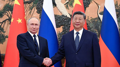 Xi asegura a Putin que quiere "fortalecer los intercambios" y mejorar la coordinación entre China y Rusia