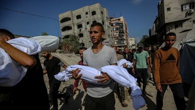 Israel mata a 76 palestinos en Gaza mientras sigue con su plan de ocupación de la ciudad