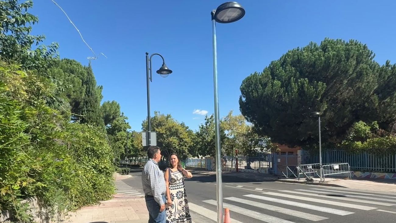 Visita municipal a los trabajos de mejora de seguridad en la carretera de Guadarrama, en Galapagar
