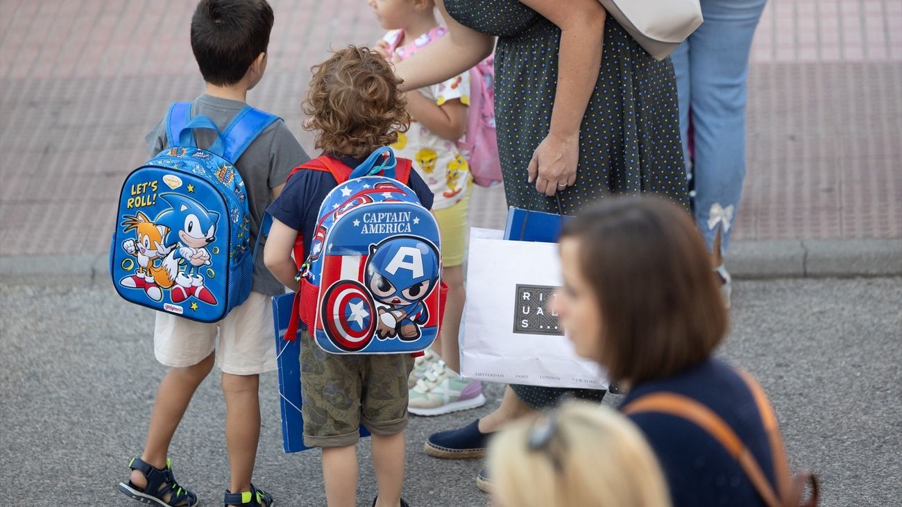 Dos niños el primer día de colegio, a 9 de septiembre de 2024, en Madrid