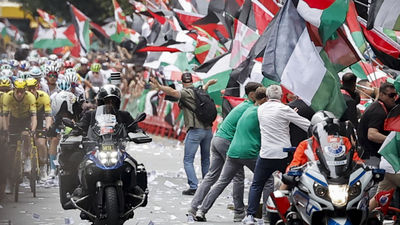 Graves incidentes en la etapa de La Vuelta en Bilbao que acaba sin ganador