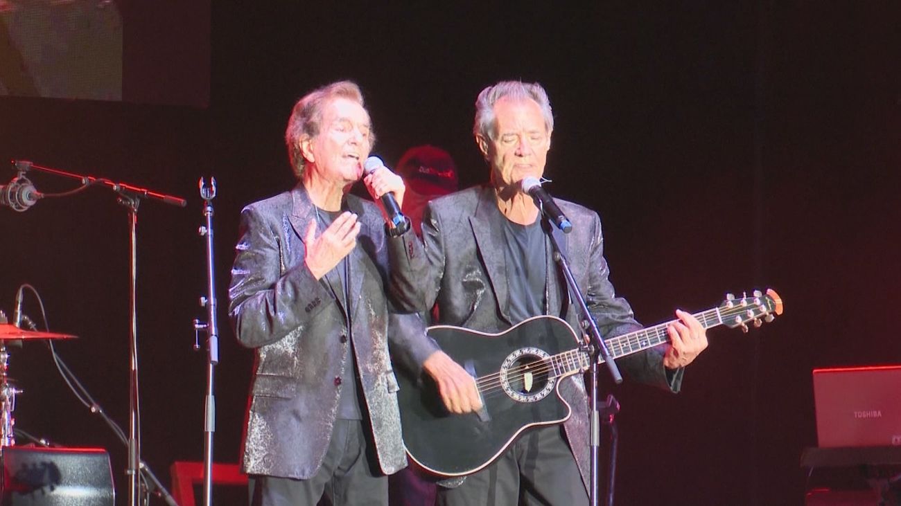 La Comunidad de Madrid concede al Dúo Dinámico el Premio de Cultura en la categoría de música popular