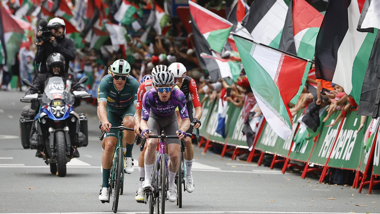 Las protestas en La Vuelta son "cobardes" y "antisemitas", según Isabel Díaz-Ayuso