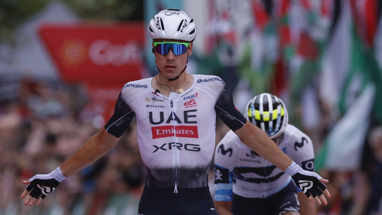 Juan Ayuso se apunta la segunda victoria en Corrales de Buelna, Vingegaard sigue líder