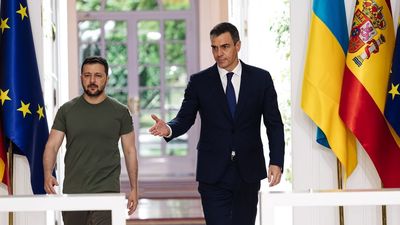 Una avería en el avión en el que volaba Pedro Sánchez a París le obliga a regresar a Madrid